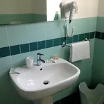 Anna Hotell
